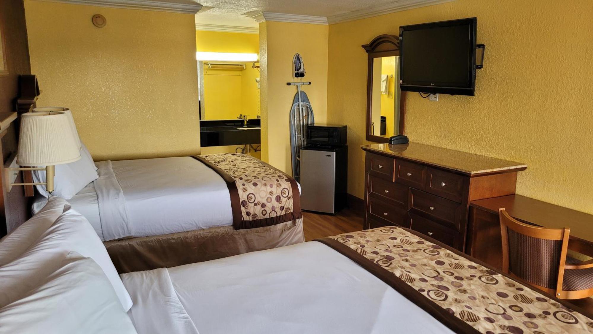 Americas Best Value Inn Frost Bank Center San Antonio Exterior foto